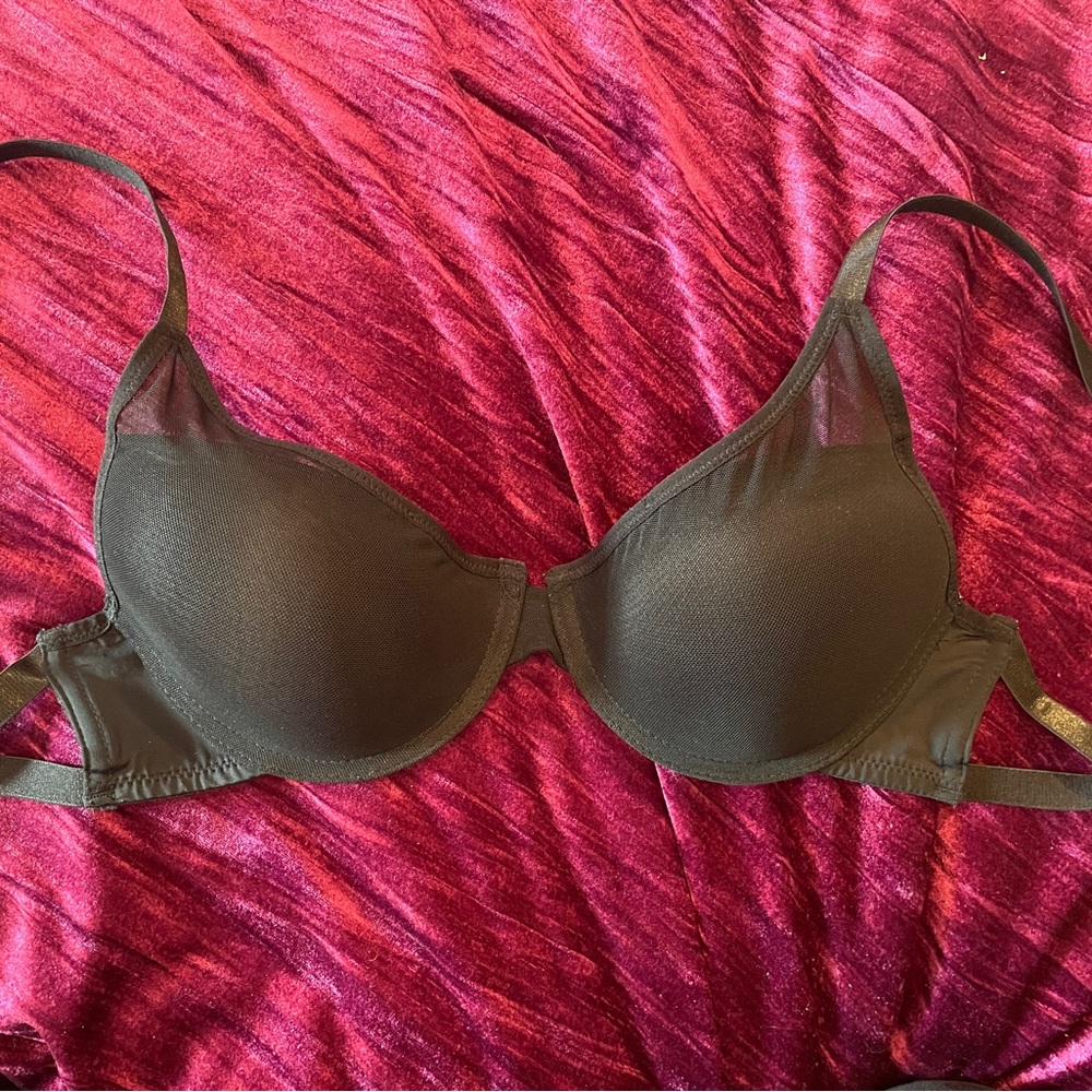 black 34C lightly lined bra